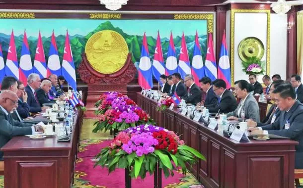 Díaz-Canel se reúne com a alta direção da República Democrática Popular do Laos 