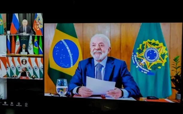 O presidente Lula durante o encontro virtual com líderes do BRICS: em defesa do multilateralismo.