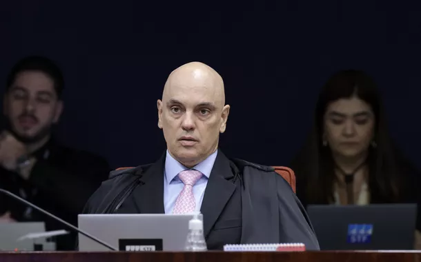Bolsonaro liderou organização criminosa para atentar contra a democracia, afirma Moraes em julgamento
