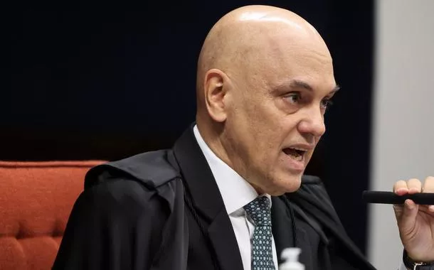 Forças Armadas merecem respeito por não embarcarem na tentativa de golpe, diz Moraes