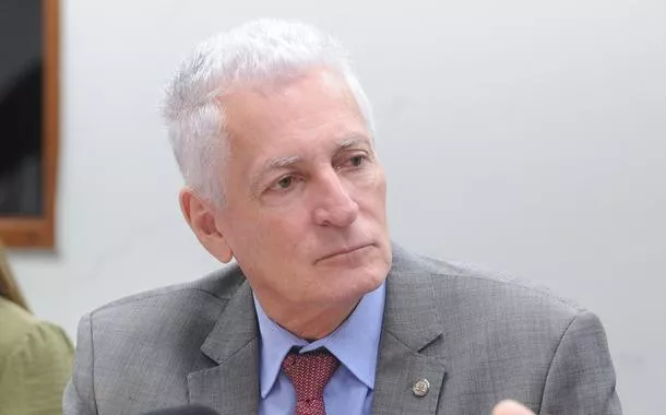 "Anistia é uma pauta fictícia para alimentar os bolsonaristas", diz Rogério Correia
