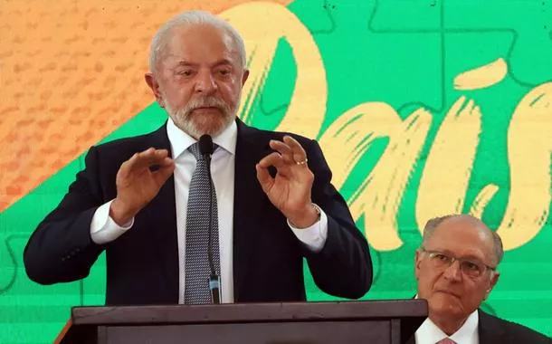 Lula: 'Bolsonaro cometeu burrices e tentou dar um golpe'