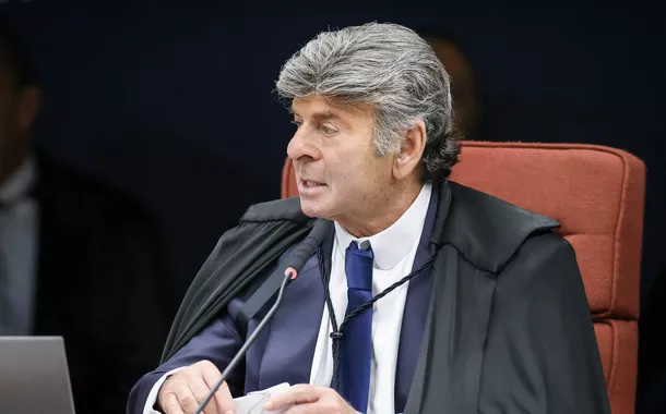 Ministros criticam incoerência do voto de Fux em julgamento de trama golpista