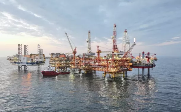 Plataforma de petróleo operada pela CNOOC