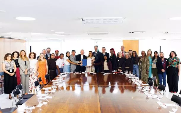 Projeto piloto prevê investimento de mais de R$ 2 milhões em sete unidades. Primeira-Dama, Janja Lula da Silva, e ministros participaram do evento