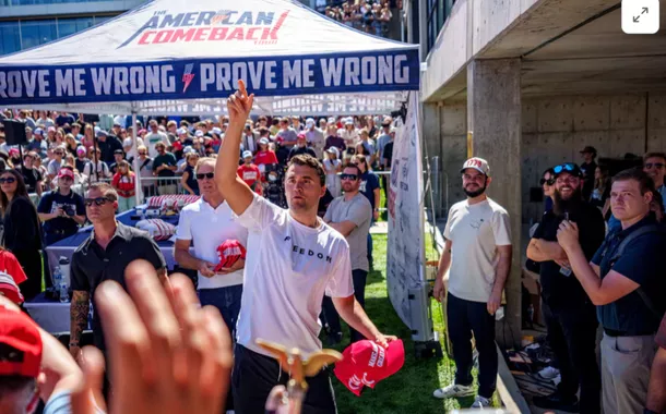Morte de Charlie Kirk expõe profunda divisão política nos Estados Unidos
