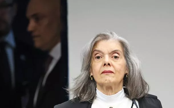 Cármen Lúcia afirma que Bolsonaro liderava organização criminosa e é apoiada por Moraes