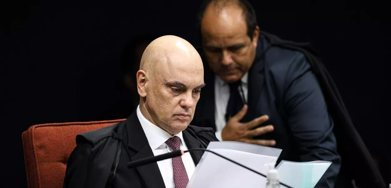 Brasília (DF), 11/09/2025 - O ministro Alexandre de Moraes durante sessão na Primeira Turma do Supremo Tribunal Federal (STF), que realiza o quinto dia de julgamento dos réus do Núcleo 1 da trama golpista, formado pelo ex-presidente Jair Bolsonaro e mais sete aliados