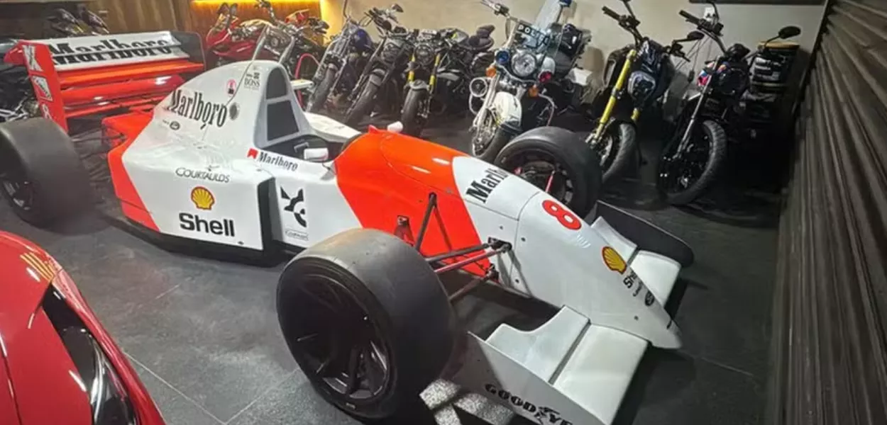 Carro réplica de Ayrton Senna foi apreendido em ação da PF - 12/09/2025