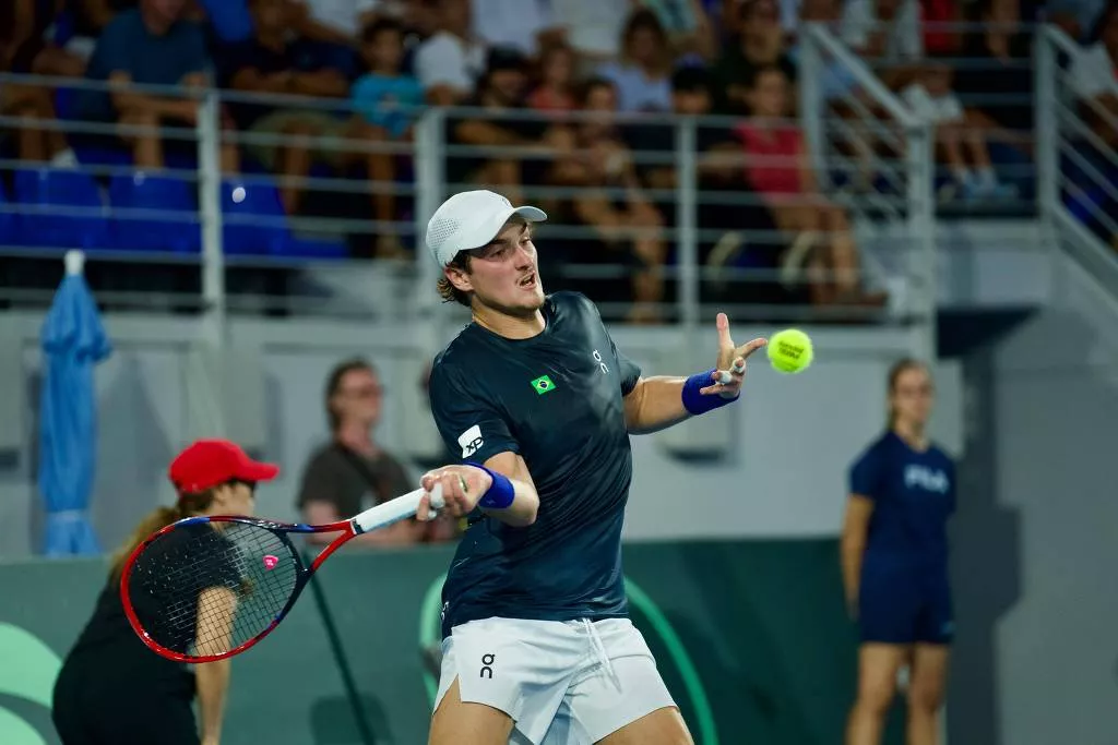 João Fonseca vence Sakellaridis na estreia da Copa Davis - 13/09/2025