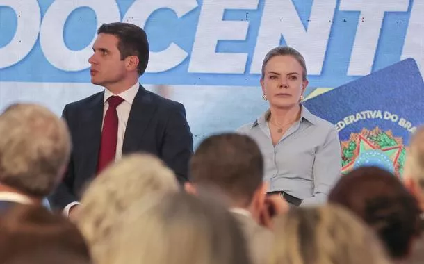 Gleisi rechaça anistia e critica voto de Fux: "vergonha nacional"