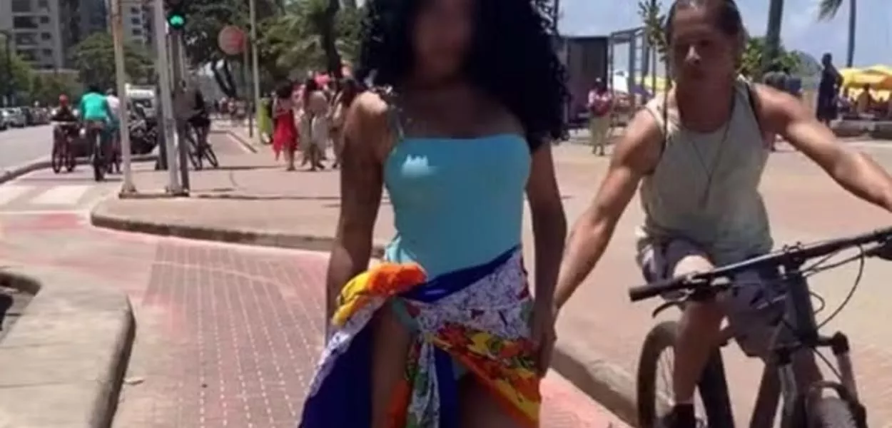 Modelo é assedia na praia de Boa Viagem, no Recife