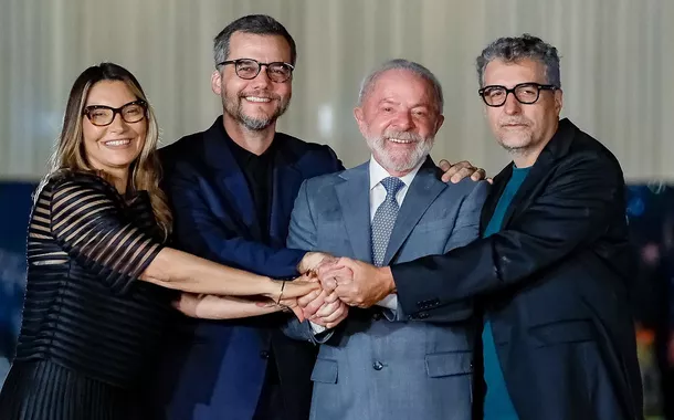O presidente Lula e a primeira-dama Janja recebem o ator Wagner Moura e o diretor Kleber Mendonça Filho para sessão de O Agente Secreto