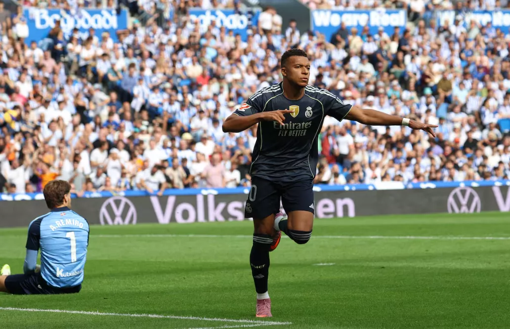 Futebol - LaLiga - Real Sociedad x Real Madrid - Reale Arena, San Sebastian, Espanha - 13 de setembro de 2025 Kylian Mbappé, do Real Madrid, comemora seu primeiro gol