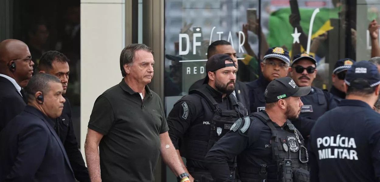 Jair Bolsonaro ao deixar hospital em Brasília - 14/09/2025