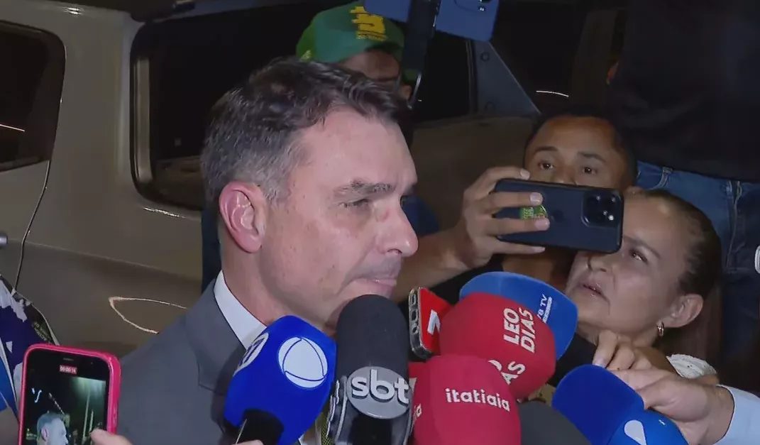 O senador Flávio Bolsonaro em entrevista - 16/09/2025