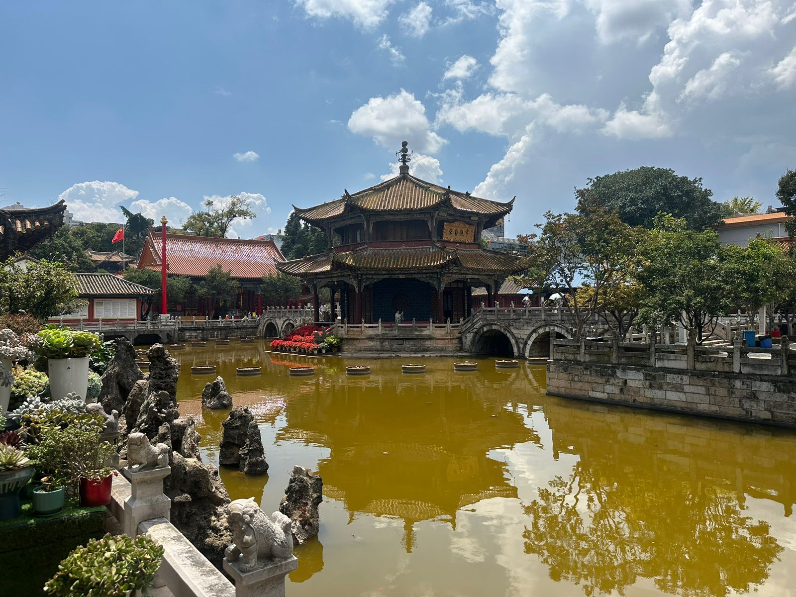 Templo budista na cidade de Kunming