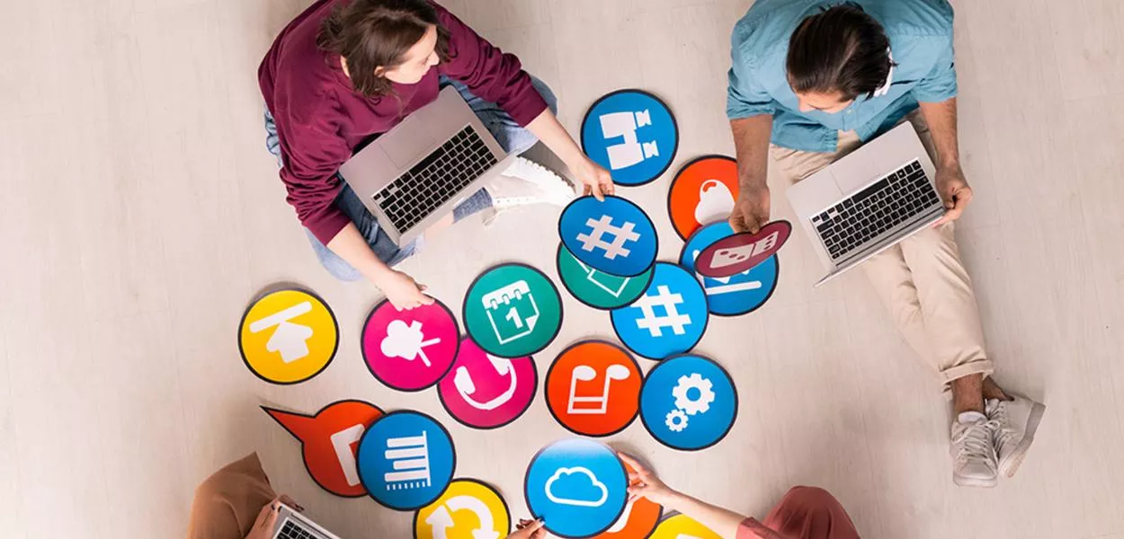 Amarrações entre conteúdo, forma e o consumo automatizado do conhecimento