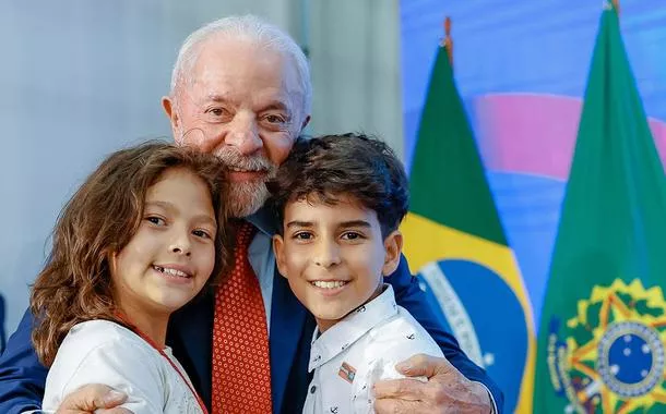 'Demos um passo importante em direção à soberania digital', diz Lula ao sancionar lei que protege crianças na internet