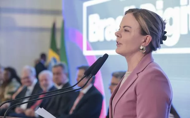 Gleisi diz que anistia é ‘afronta ao Judiciário’ e cita ‘pautas urgentes’ para o Brasil
