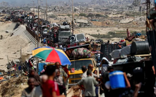 Palestinos deixam a Cidade de Gaza