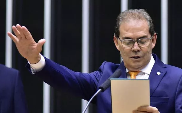 "Única saída" é reduzir penas, diz relator da anistia aos bolsonaristas