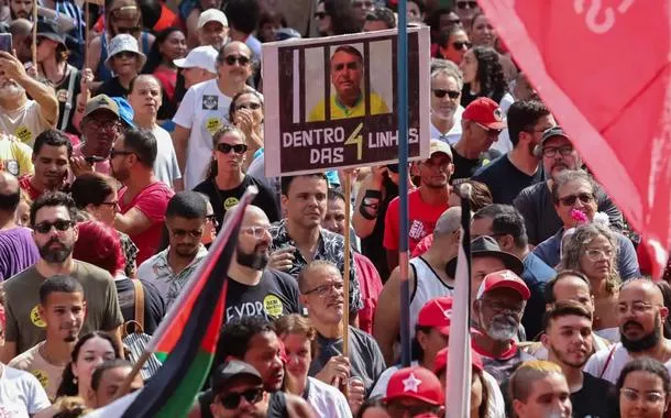 Manifestantes protestam contra a PEC da Blindagem e o PL da Anistia em Belém
