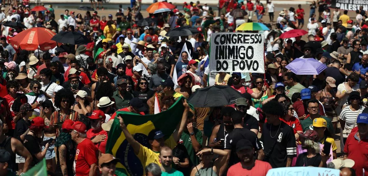 Atos contra o projeto de Anista aos golpistas de 8/1 e a PEC da Blindagem