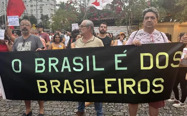 Ato em Santos contra PEC da Blindagem e anistia