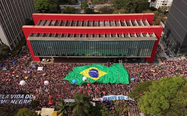 Bolsonaristas vivem 'semana-bomba' com protestos e aceno de Trump a Lula