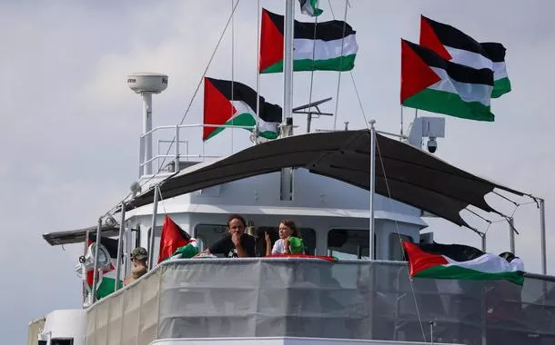 Barco parte da flotilha humanitária que tenta furar bloqueio naval de Israel a Gaza - 31/08/2025