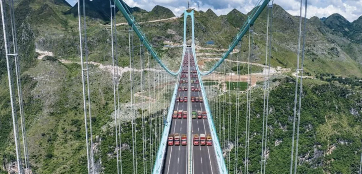 Huajiang Grand Canyon Bridge