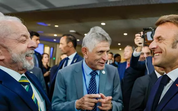 Macron chama Lula de “guerreiro” em encontro na ONU (vídeo)