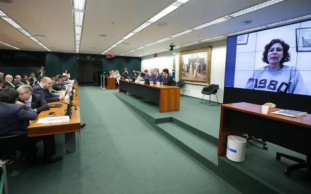 Zambelli afirma que Moraes é "obcecado" por ela e que o ministro “jamais chegará aos pés” de seu marido