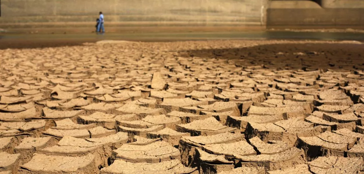 Reservatorio Jaguari, uma das represas que compõem o Sistema Cantareira, durante crise hídrica em janeiro de 2014