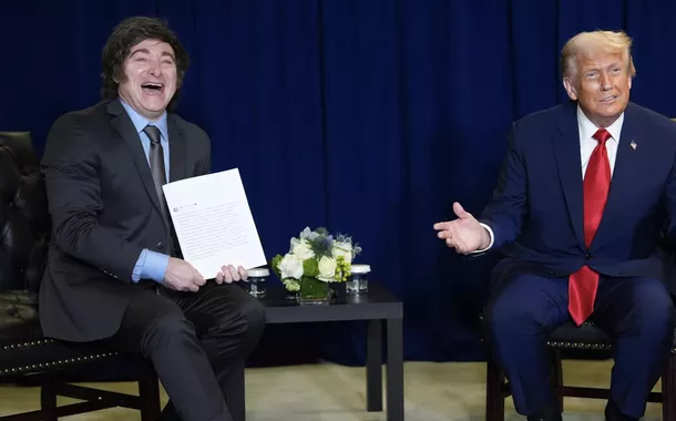 Aposta geopolítica: Trump oferece apoio inédito a Milei para conter crise financeira argentina