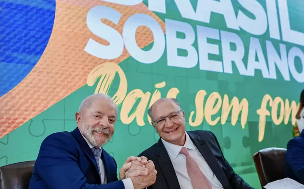 Alckmin deve participar de reunião entre Lula e Trump para discutir comércio Brasil-EUA