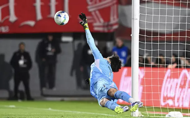 Rossi defende penalidade na Libertadores