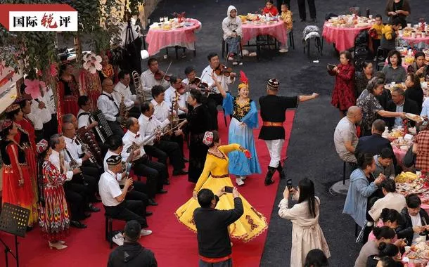 Após setenta anos de grandes mudanças, Xinjiang segue seu caminho rumo à modernização