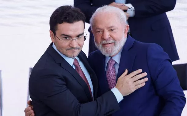 Sabino desiste de demissão e mantém cargo no governo Lula