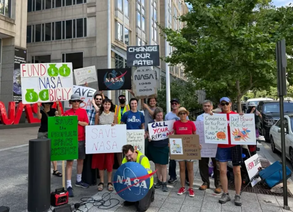 Após proibição de Trump, sindicatos da Nasa atuam na clandestinidade