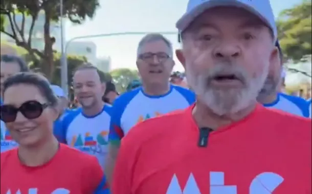 Lula durante a caminhada