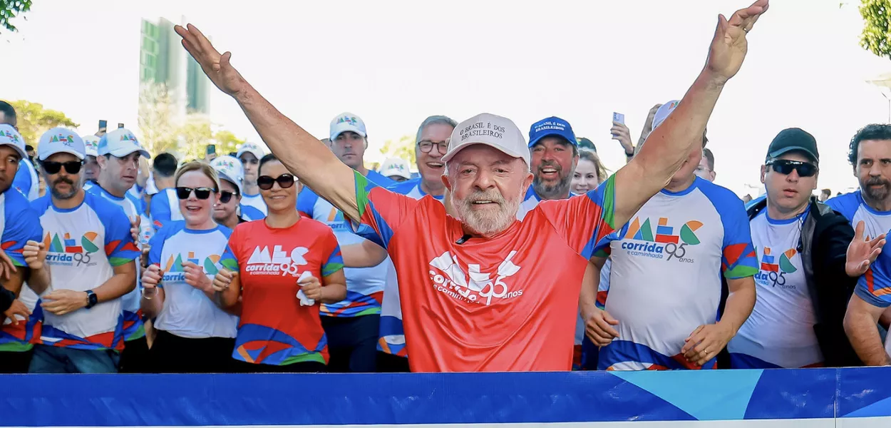 Presidente Lula participa de corrida celebratória do MEC em Brasília-DF