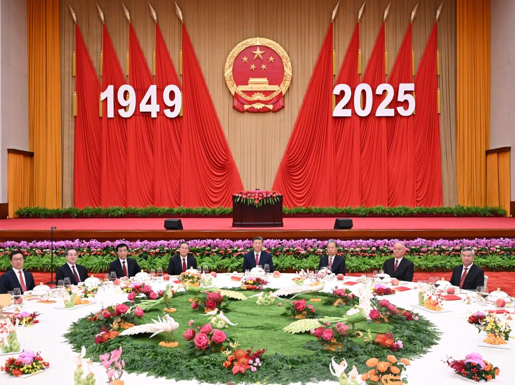 Xi pede avançar com determinação na promoção da modernização chinesa