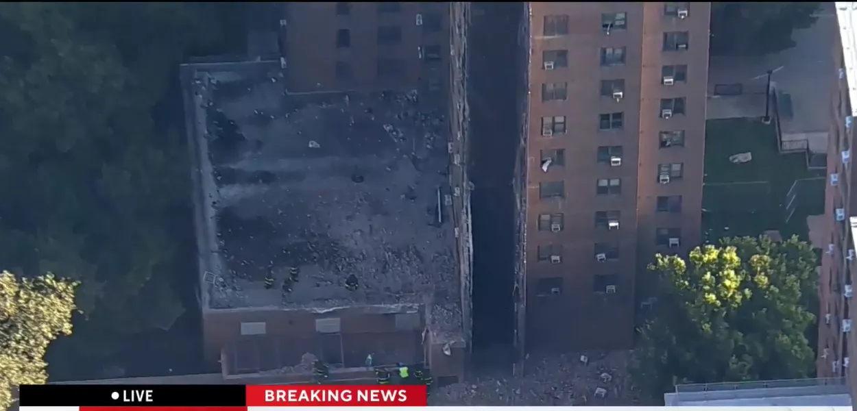 Destroços de prédio em Nova York que desabou parcialmente