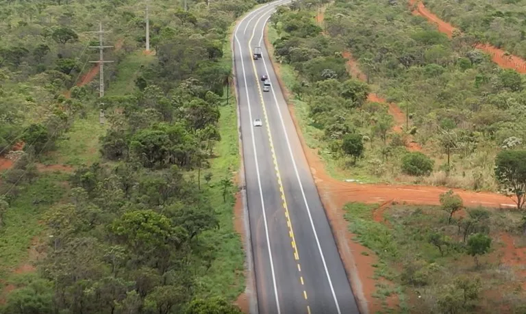Dnit entrega revitalização e implantação de terceira faixa na BR-251
