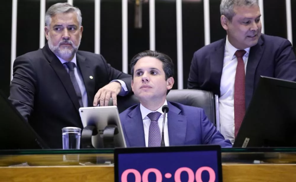 Paulo Pimenta, Hugo Motta e Lindbergh Farias - 01/10/2025