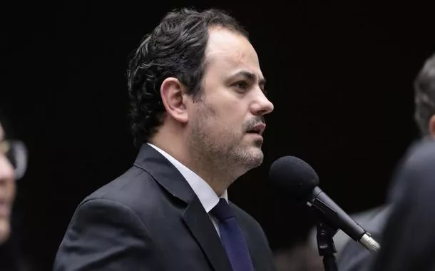 Glauber cobra ação do governo e da Câmara após sequestro de brasileiros por Israel