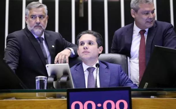 Em vitória do governo Lula, Câmara aprova isenção do IR para quem ganha até R$ 5 mil por mês