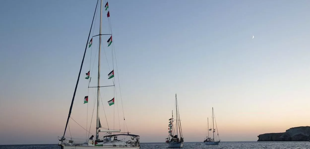 Flotilha levando ajuda destinada a Gaza no mar perto da Grécia - 26/09/2025